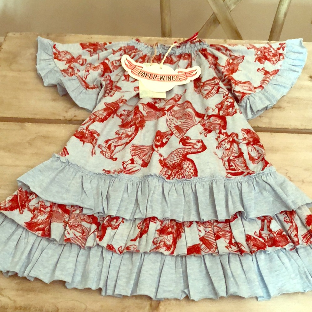 Paper wing Alice in wonderland size 3 toddler